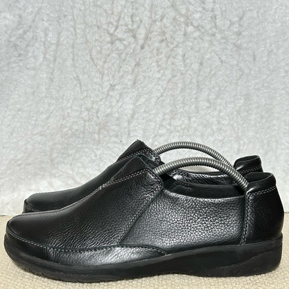 Clarks Womens Cheyn Bow Black Leather Casual Slip On Loafer Shoes SZ US 9M - Picture 2 of 11